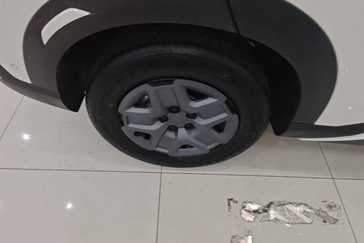 Used BYD Yuan UP 2025 Intelligent Driving Version 401 KM Dynamic Edition Right Rear Wheel Hub