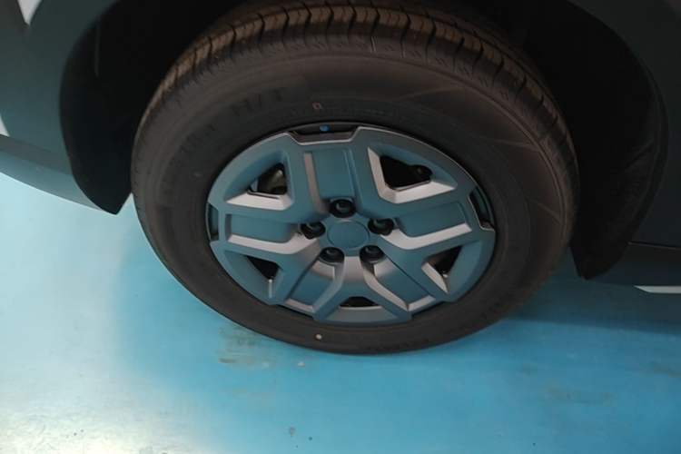 Used BYD Yuan UP 2025 Intelligent Driving Version 401 KM Dynamic Edition Right Rear Wheel Hub