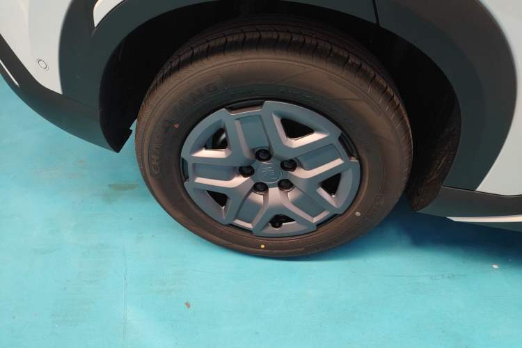 Used BYD Yuan UP 2025 Intelligent Driving Version 401 KM Dynamic Edition Right Rear Wheel Hub