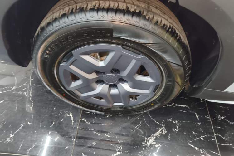 Used BYD Yuan UP 2025 Intelligent Driving Version 401 KM Dynamic Edition Right Rear Wheel Hub