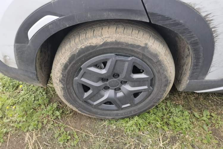 Used BYD Yuan UP 2025 Intelligent Driving Version 401 KM Dynamic Edition Right Rear Wheel Hub
