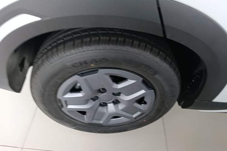 Used BYD Yuan UP 2025 Intelligent Driving Version 401 KM Dynamic Edition Right Rear Wheel Hub