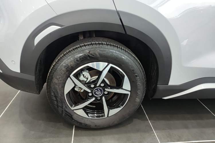 Used BYD Yuan UP 2025 Intelligent Driving Version 401 km Leading Edition Right Rear Wheel Hub