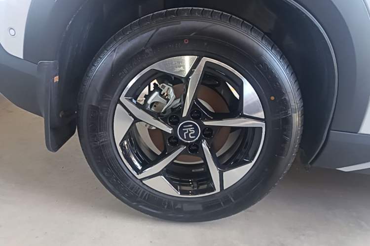 Used BYD Yuan UP 2025 Intelligent Driving Version 401 km Leading Edition Right Rear Wheel Hub