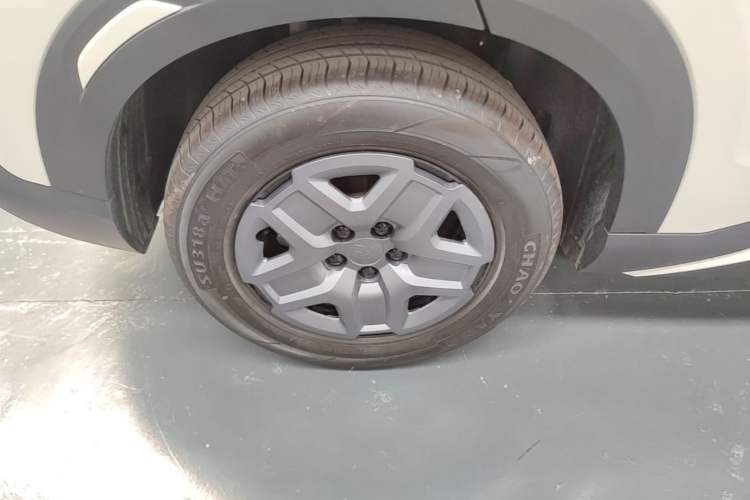 Used BYD Yuan UP 2025 Model 301KM Leading Version Right Rear Wheel Hub