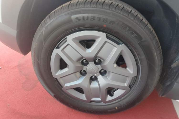 Used BYD Yuan UP 2025 Model 301KM Leading Version Right Rear Wheel Hub