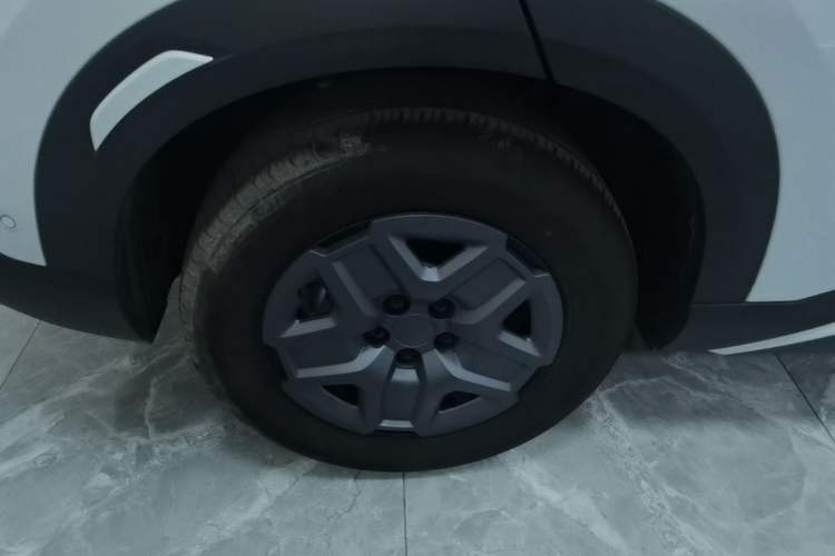 Used BYD Yuan UP 2025 Intelligent Driving Version 401 KM Dynamic Edition Right Rear Wheel Hub