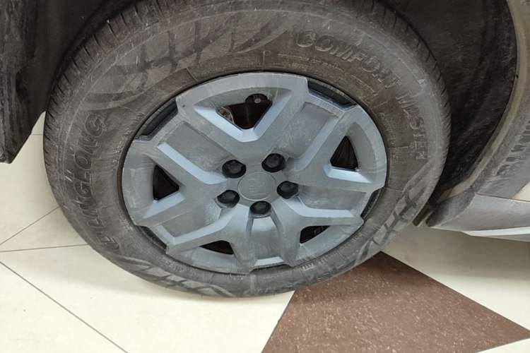 Used BYD Yuan UP 2025 Intelligent Driving Version 401 KM Dynamic Edition Right Rear Wheel Hub