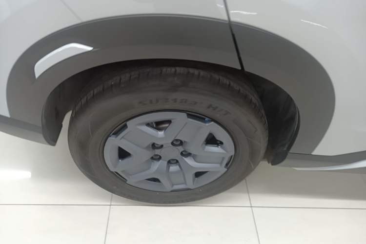 Used BYD Yuan UP 2025 Intelligent Driving Version 401 KM Dynamic Edition Right Rear Wheel Hub