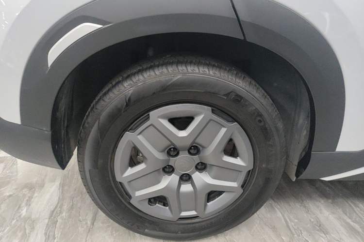 Used BYD Yuan UP 2025 Intelligent Driving Version 401 KM Dynamic Edition Right Rear Wheel Hub
