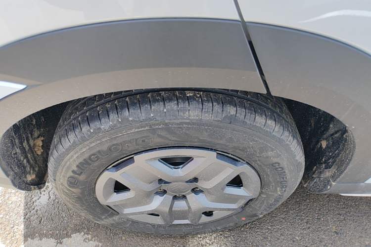 Used BYD Yuan UP 2025 Model 301KM Leading Version Right Rear Wheel Hub