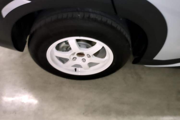 Used BYD Yuan UP 2025 Intelligent Driving Version 401 KM Dynamic Edition Right Rear Wheel Hub