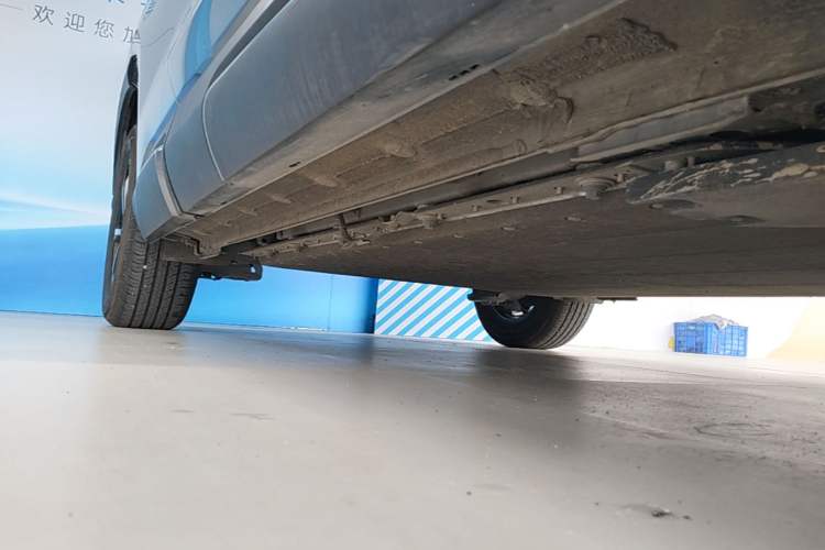 Used BYD Yuan UP 2025 Intelligent Driving Version 401 km Leading Edition Right Side Sill