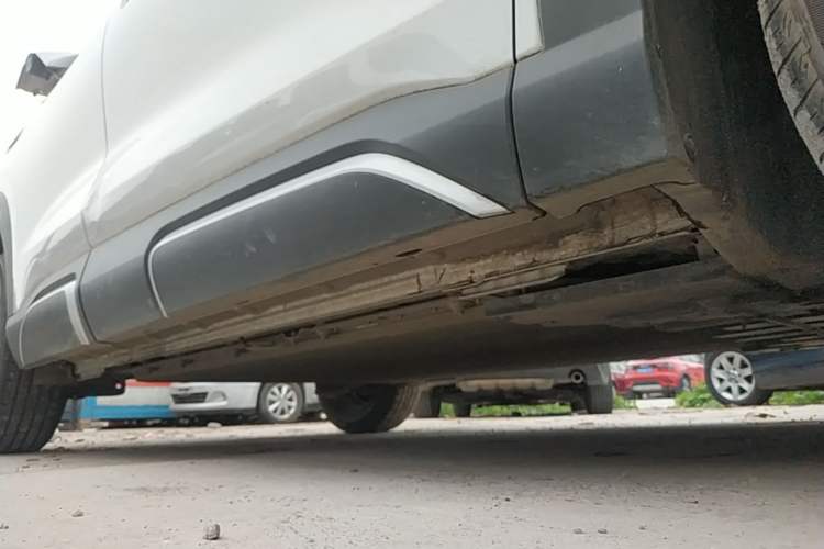 Used BYD Yuan UP 2025 Intelligent Driving Version 401 KM Dynamic Edition Right Side Sill