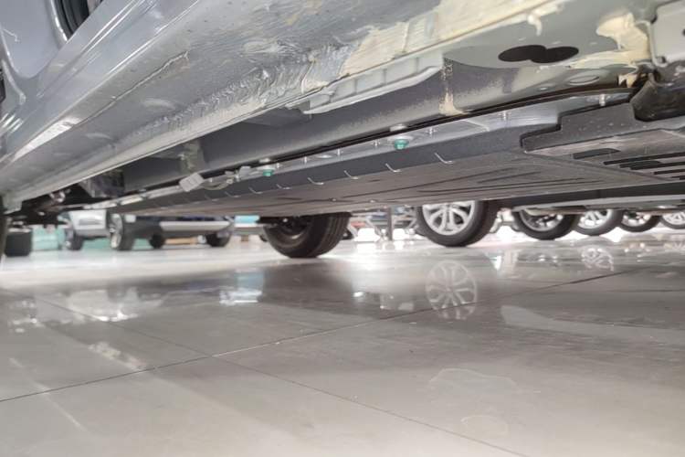 Used BYD Yuan UP 2025 Model 301KM Leading Version Right Side Sill