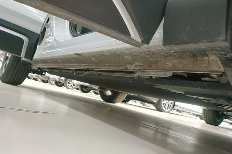 Used BYD Yuan UP 2025 Intelligent Driving Version 401 km Leading Edition Right Side Sill