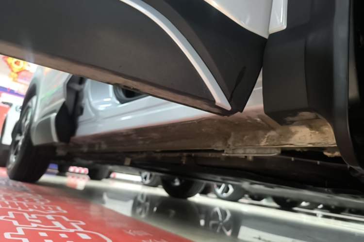 Used BYD Yuan UP 2025 Intelligent Driving Version 401 km Leading Edition Right Side Sill