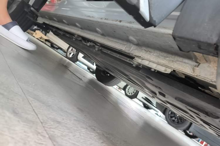 Used BYD Yuan UP 2025 Intelligent Driving Version 401 KM Dynamic Edition Right Side Sill