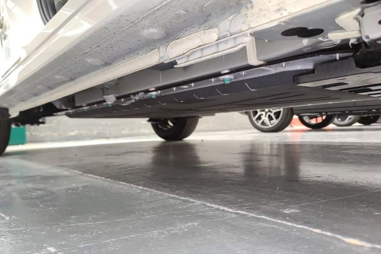 Used BYD Yuan UP 2025 Model 301KM Leading Version Right Side Sill