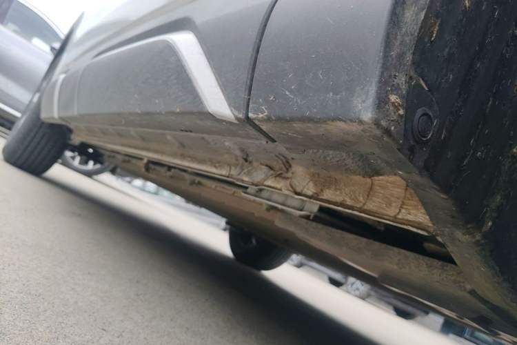 Used BYD Yuan UP 2025 Intelligent Driving Version 401 KM Dynamic Edition Right Side Sill