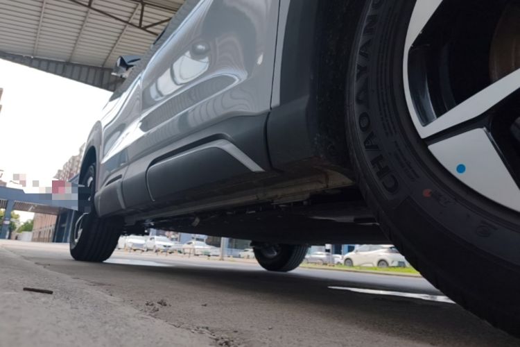 Used BYD Yuan UP 2025 Intelligent Driving Version 401 km Leading Edition Right Side Sill