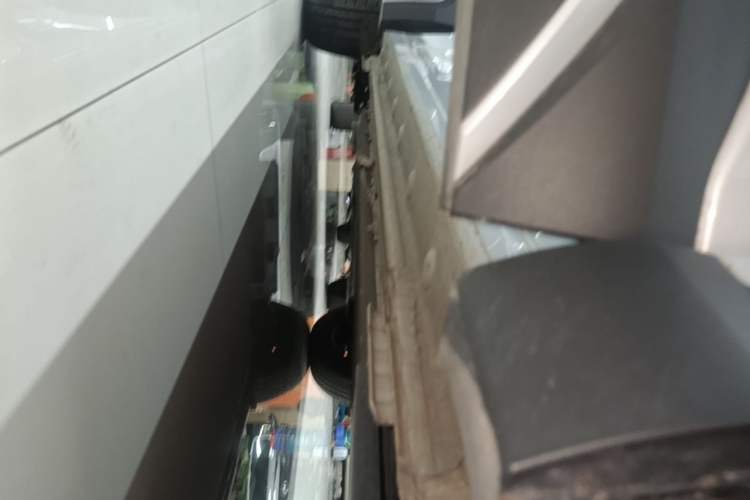 Used BYD Yuan UP 2025 Intelligent Driving Version 401 KM Dynamic Edition Right Side Sill
