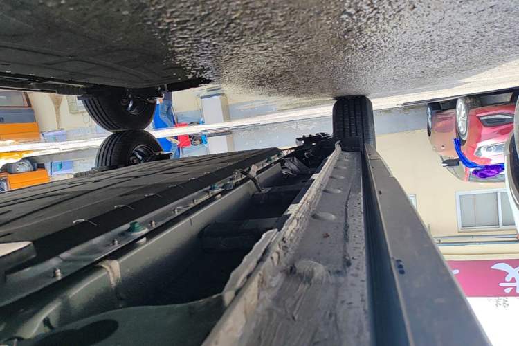 Used BYD Yuan UP 2025 Model 301KM Leading Version Right Side Sill