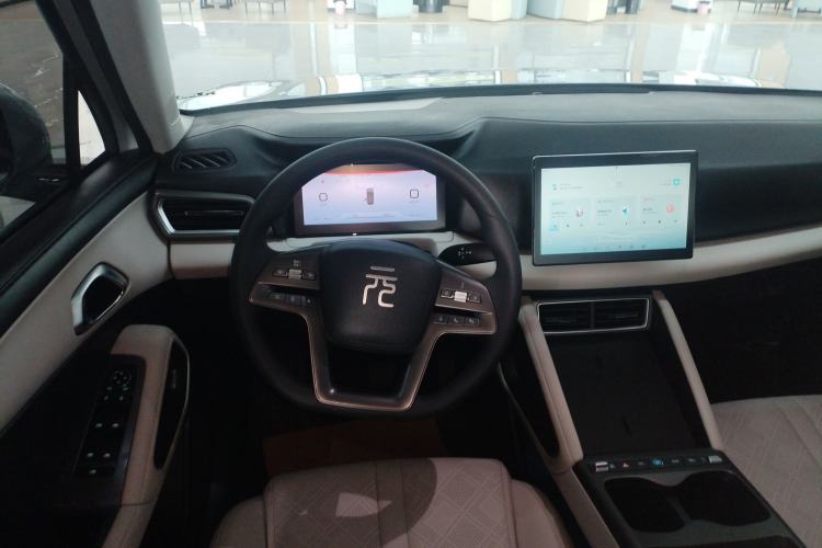 Used BYD Yuan UP 2025 Model 301KM Leading Version Steering Wheel