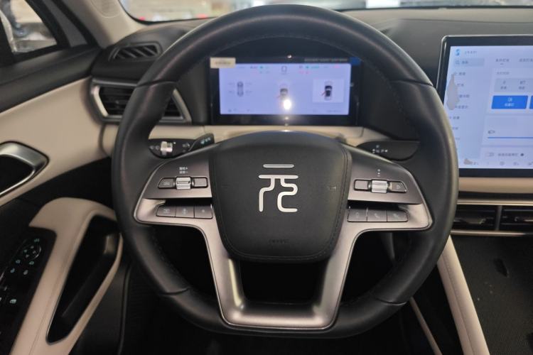 Used BYD Yuan UP 2025 Intelligent Driving Version 401 KM Dynamic Edition Steering Wheel
