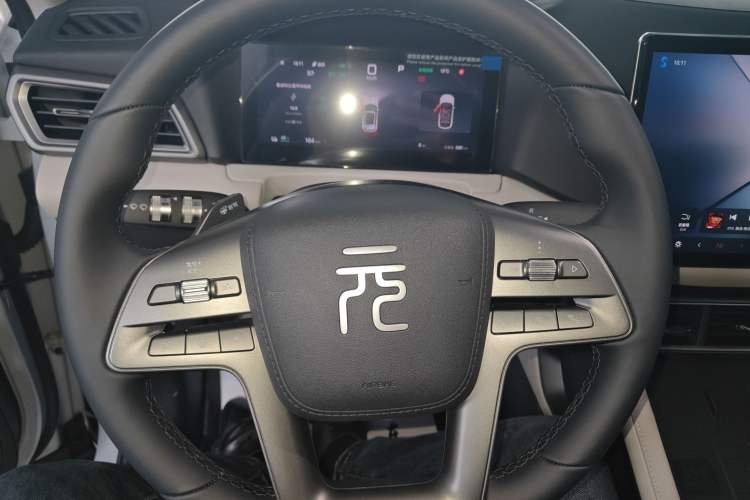 Used BYD Yuan UP 2025 Intelligent Driving Version 401 km Leading Edition Steering Wheel