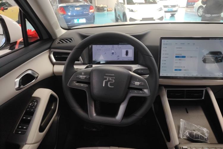 Used BYD Yuan UP 2025 Intelligent Driving Version 401 KM Dynamic Edition Steering Wheel