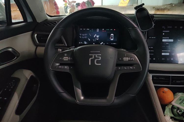 Used BYD Yuan UP 2025 Intelligent Driving Version 401 KM Dynamic Edition Steering Wheel