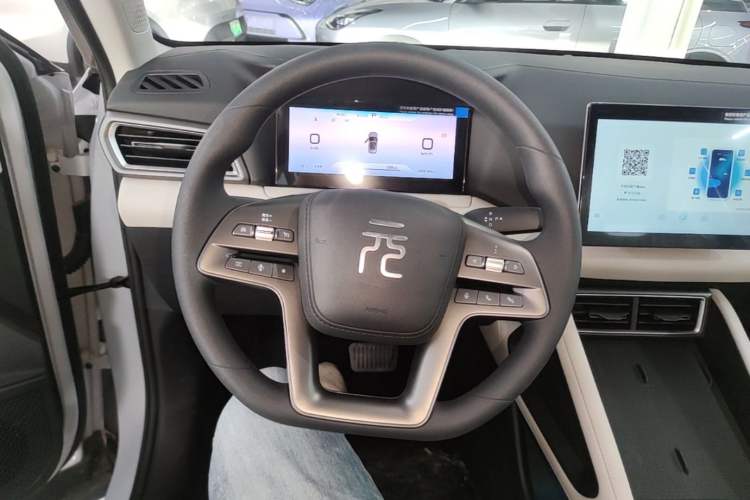 Used BYD Yuan UP 2025 Model 301KM Leading Version Steering Wheel
