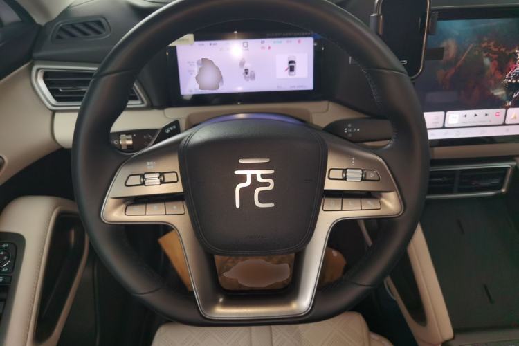 Used BYD Yuan UP 2025 Intelligent Driving Version 401 KM Dynamic Edition Steering Wheel