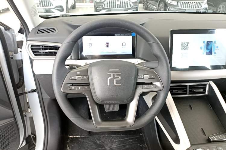 Used BYD Yuan UP 2025 Model 301KM Leading Version Steering Wheel