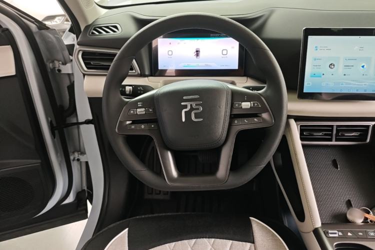 Used BYD Yuan UP 2025 Model 301KM Leading Version Steering Wheel