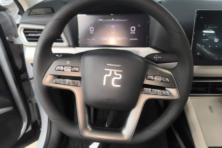 Used BYD Yuan UP 2025 Model 301KM Leading Version Steering Wheel