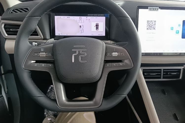 Used BYD Yuan UP 2025 Intelligent Driving Version 401 KM Dynamic Edition Steering Wheel