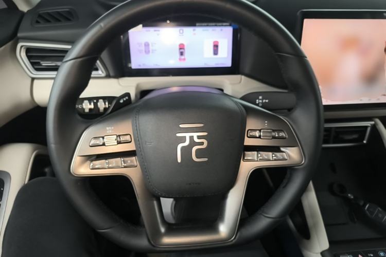 Used BYD Yuan UP 2025 Intelligent Driving Version 401 km Leading Edition Steering Wheel