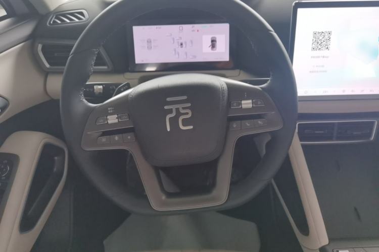 Used BYD Yuan UP 2025 Intelligent Driving Version 401 KM Dynamic Edition Steering Wheel