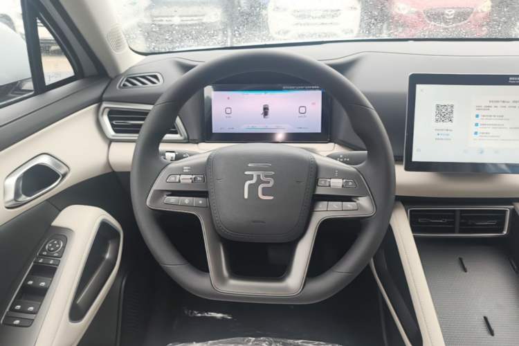 Used BYD Yuan UP 2025 Model 301KM Leading Version Steering Wheel