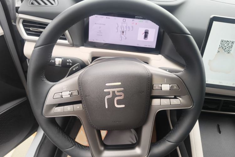Used BYD Yuan UP 2025 Intelligent Driving Version 401 KM Dynamic Edition Steering Wheel