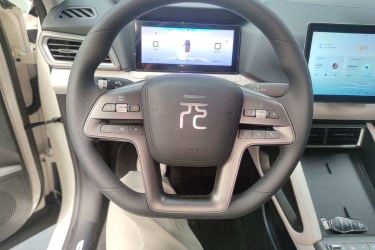 Used BYD Yuan UP 2025 Model 301KM Leading Version Steering Wheel