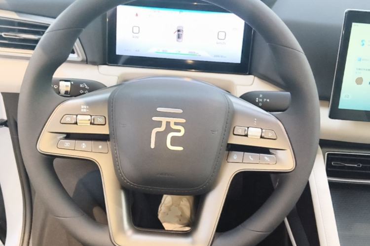 Used BYD Yuan UP 2025 Model 301KM Leading Version Steering Wheel