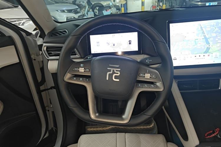 Used BYD Yuan UP 2025 Intelligent Driving Version 401 KM Dynamic Edition Steering Wheel