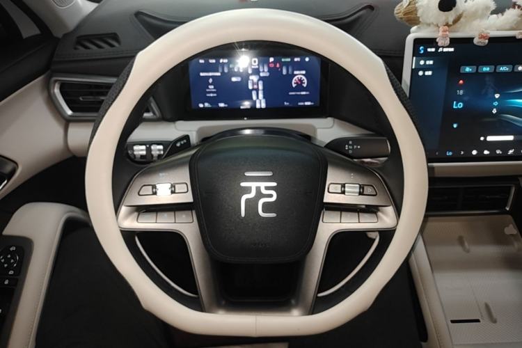 Used BYD Yuan UP 2025 Intelligent Driving Version 401 km Leading Edition Steering Wheel