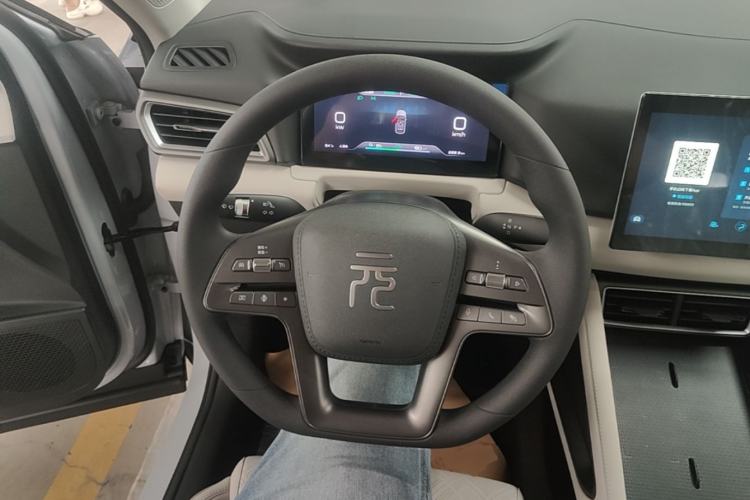 Used BYD Yuan UP 2025 Model 301KM Leading Version Steering Wheel