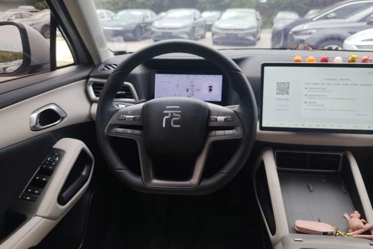 Used BYD Yuan UP 2025 Intelligent Driving Version 401 KM Dynamic Edition Steering Wheel