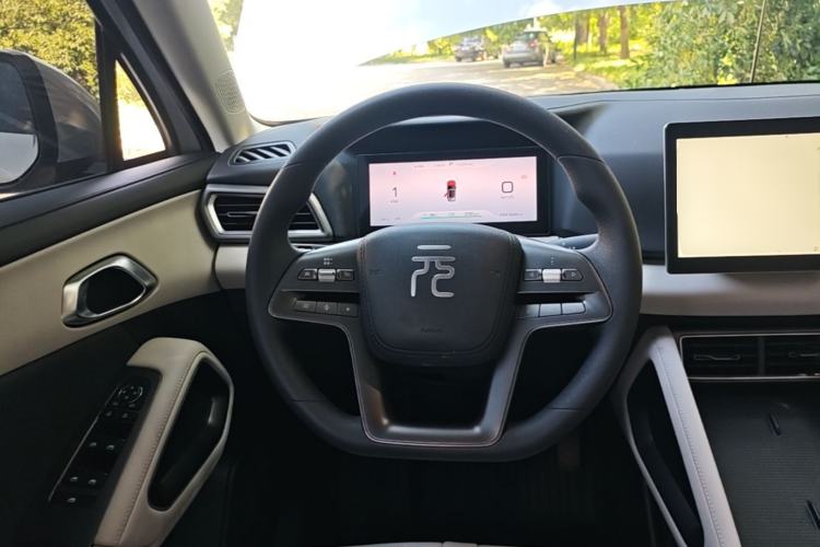 Used BYD Yuan UP 2025 Model 301KM Leading Version Steering Wheel