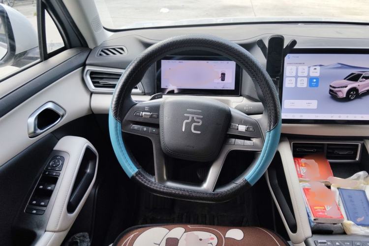 Used BYD Yuan UP 2025 Intelligent Driving Version 401 KM Dynamic Edition Steering Wheel